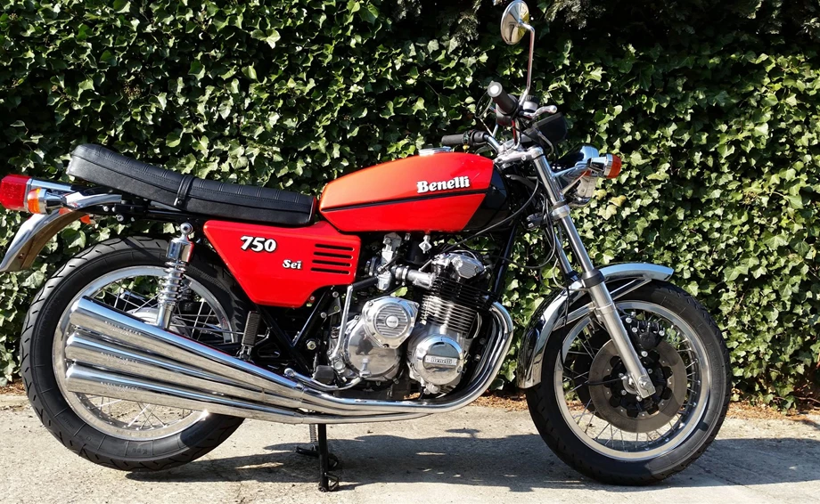 Umbgebautes Motorrad Benelli 750 Sei Bild 3: Umbgebautes Motorrad Benelli 750 Sei