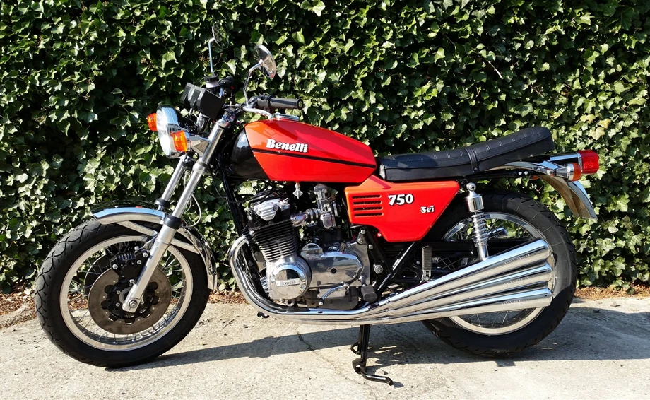 Umbgebautes Motorrad Benelli 750 Sei Bild 4: Umbgebautes Motorrad Benelli 750 Sei