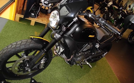 Umgebautes Motorrad Ducati Scrambler Full Throttle von Team Wahlers GmbH - Bild 12 Umgebautes Motorrad Ducati Scrambler Full Throttle von Team Wahlers GmbH - Bild 12
