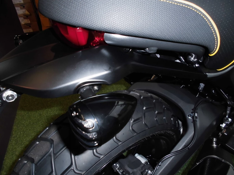 Umbgebautes Motorrad Ducati Scrambler Full Throttle Bild 2: Umbgebautes Motorrad Ducati Scrambler Full Throttle