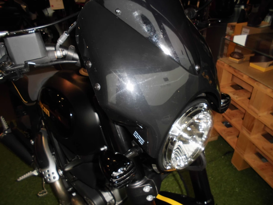 Umbgebautes Motorrad Ducati Scrambler Full Throttle Bild 6: Umbgebautes Motorrad Ducati Scrambler Full Throttle