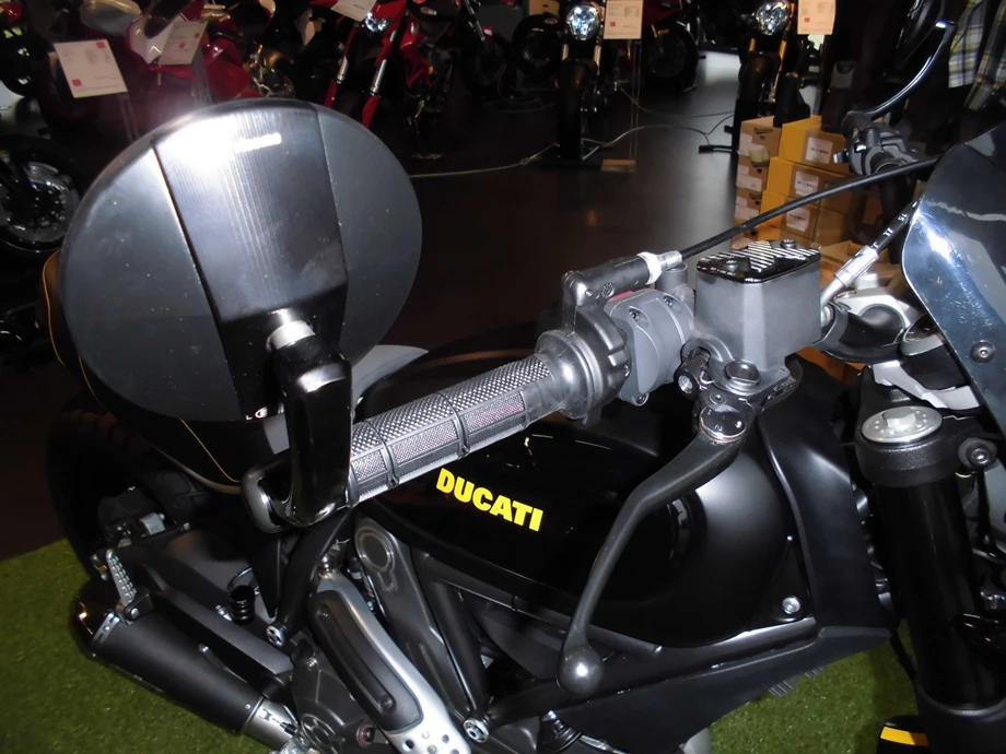 Umbgebautes Motorrad Ducati Scrambler Full Throttle Bild 7: Umbgebautes Motorrad Ducati Scrambler Full Throttle