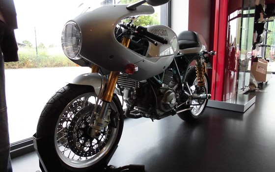 Umgebautes Motorrad Ducati Paul Smart 1000 von Team Wahlers GmbH - Bild 1 Umgebautes Motorrad Ducati Paul Smart 1000 von Team Wahlers GmbH - Bild 1