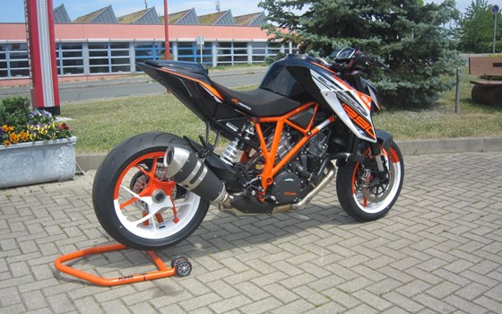 Umgebautes Motorrad KTM 1290 Super Duke R von Motorradcenter Keßler - Bild 2 Umgebautes Motorrad KTM 1290 Super Duke R von Motorradcenter Keßler - Bild 2