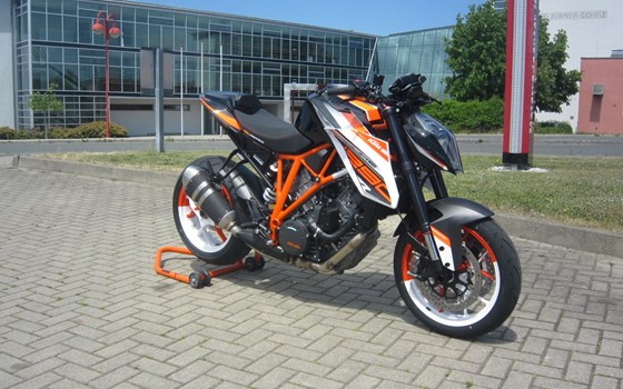 Umgebautes Motorrad KTM 1290 Super Duke R von Motorradcenter Keßler - Bild 3 Umgebautes Motorrad KTM 1290 Super Duke R von Motorradcenter Keßler - Bild 3