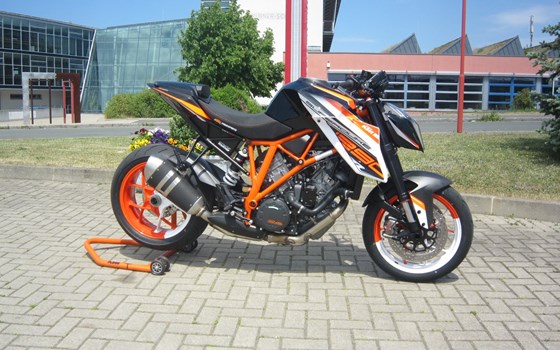 Umgebautes Motorrad KTM 1290 Super Duke R von Motorradcenter Keßler - Bild 4 Umgebautes Motorrad KTM 1290 Super Duke R von Motorradcenter Keßler - Bild 4