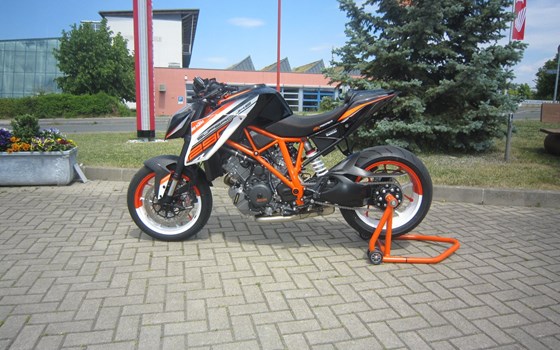 Umgebautes Motorrad KTM 1290 Super Duke R von Motorradcenter Keßler - Bild 6 Umgebautes Motorrad KTM 1290 Super Duke R von Motorradcenter Keßler - Bild 6