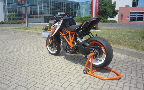 Umgebautes Motorrad KTM 1290 Super Duke R von Motorradcenter Keßler - Bild 8 Umgebautes Motorrad KTM 1290 Super Duke R von Motorradcenter Keßler - Bild 8