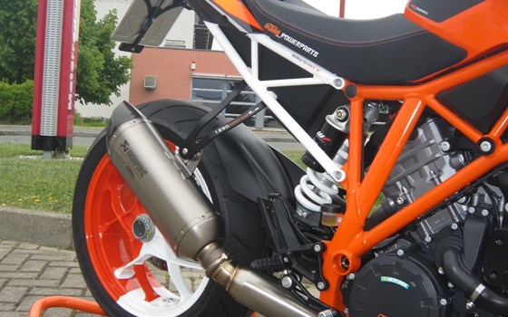 Umgebautes Motorrad KTM 1290 Super Duke R von Motorradcenter Keßler - Bild 11 Umgebautes Motorrad KTM 1290 Super Duke R von Motorradcenter Keßler - Bild 11