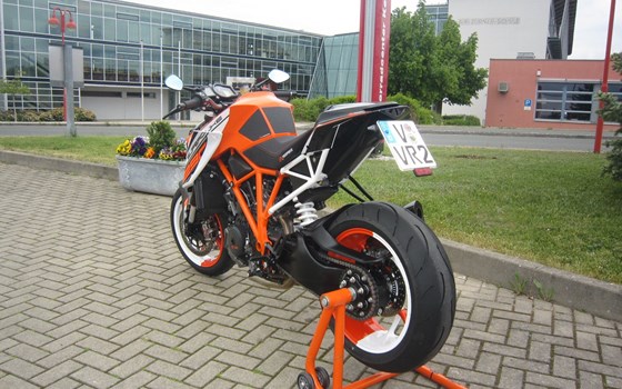 Umgebautes Motorrad KTM 1290 Super Duke R von Motorradcenter Keßler - Bild 3 Umgebautes Motorrad KTM 1290 Super Duke R von Motorradcenter Keßler - Bild 3