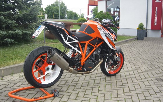 Umgebautes Motorrad KTM 1290 Super Duke R von Motorradcenter Keßler - Bild 8 Umgebautes Motorrad KTM 1290 Super Duke R von Motorradcenter Keßler - Bild 8