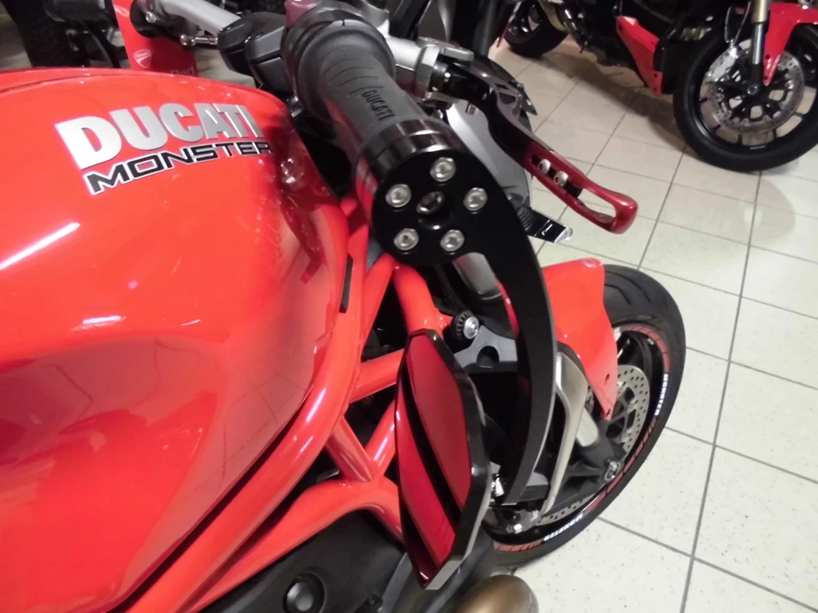 Umbgebautes Motorrad Ducati Monster 1200 Bild 12: Umbgebautes Motorrad Ducati Monster 1200