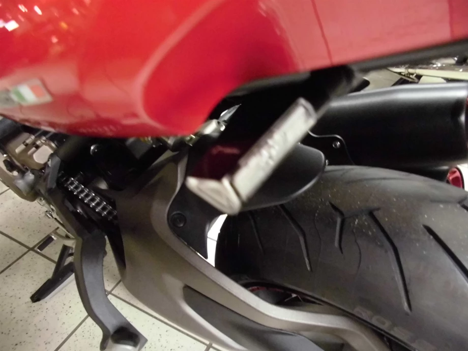 Umbgebautes Motorrad Ducati Monster 1200 Bild 7: Umbgebautes Motorrad Ducati Monster 1200