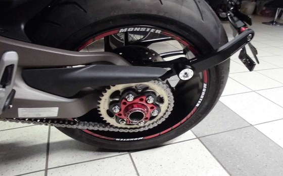 Umgebautes Motorrad Ducati Monster 1200 von Team Wahlers GmbH - Bild 8 Umgebautes Motorrad Ducati Monster 1200 von Team Wahlers GmbH - Bild 8