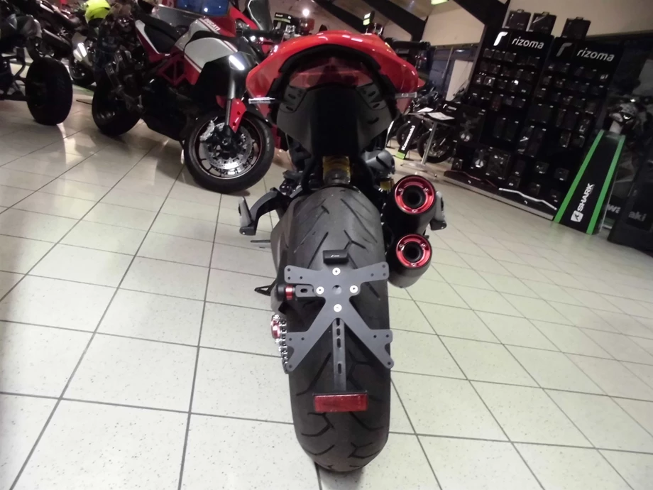 Umbgebautes Motorrad Ducati Monster 1200 Bild 9: Umbgebautes Motorrad Ducati Monster 1200