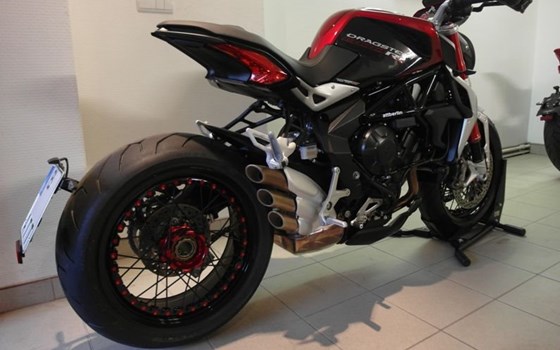 Umgebautes Motorrad MV Agusta Dragster 800 RR von A.T.T.-Tiedemann-Motorräder e.Kfm - Bild 1 Umgebautes Motorrad MV Agusta Dragster 800 RR von A.T.T.-Tiedemann-Motorräder e.Kfm - Bild 1