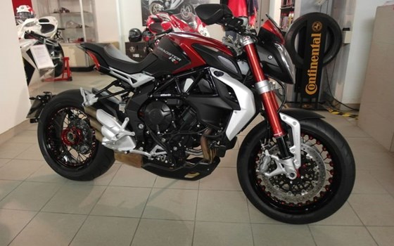 Umgebautes Motorrad MV Agusta Dragster 800 RR von A.T.T.-Tiedemann-Motorräder e.Kfm - Bild 10 Umgebautes Motorrad MV Agusta Dragster 800 RR von A.T.T.-Tiedemann-Motorräder e.Kfm - Bild 10