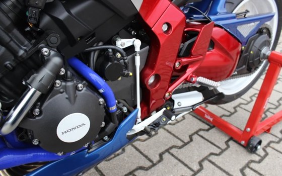 Umgebautes Motorrad Honda CB 1000 R von Auto-und Motorradhaus Bürstadt GmbH - Bild 12 Umgebautes Motorrad Honda CB 1000 R von Auto-und Motorradhaus Bürstadt GmbH - Bild 12