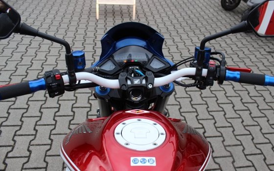 Umgebautes Motorrad Honda CB 1000 R von Auto-und Motorradhaus Bürstadt GmbH - Bild 20 Umgebautes Motorrad Honda CB 1000 R von Auto-und Motorradhaus Bürstadt GmbH - Bild 20