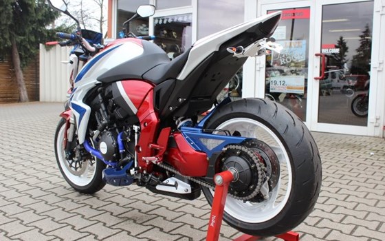 Umgebautes Motorrad Honda CB 1000 R von Auto-und Motorradhaus Bürstadt GmbH - Bild 6 Umgebautes Motorrad Honda CB 1000 R von Auto-und Motorradhaus Bürstadt GmbH - Bild 6