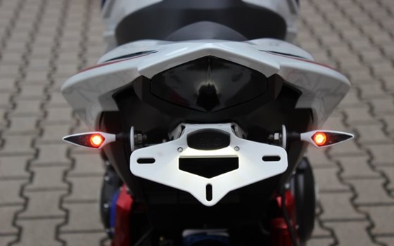 Umgebautes Motorrad Honda CB 1000 R von Auto-und Motorradhaus Bürstadt GmbH - Bild 7 Umgebautes Motorrad Honda CB 1000 R von Auto-und Motorradhaus Bürstadt GmbH - Bild 7