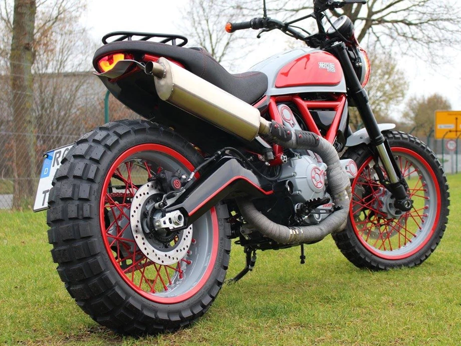 Umbgebautes Motorrad Ducati Scrambler Icon Bild 4: Umbgebautes Motorrad Ducati Scrambler Icon