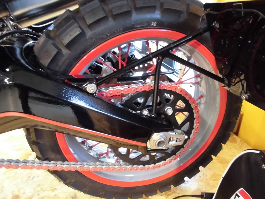 Umbgebautes Motorrad Ducati Scrambler Icon Bild 13: Umbgebautes Motorrad Ducati Scrambler Icon