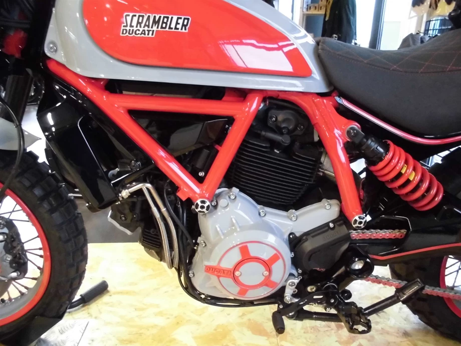 Umbgebautes Motorrad Ducati Scrambler Icon Bild 19: Umbgebautes Motorrad Ducati Scrambler Icon