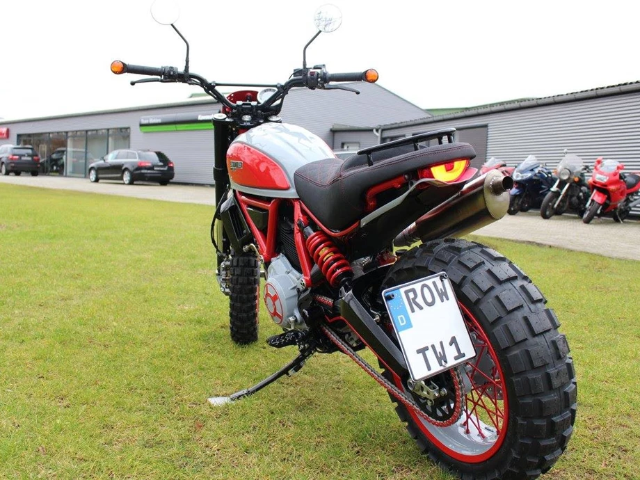 Umbgebautes Motorrad Ducati Scrambler Icon Bild 2: Umbgebautes Motorrad Ducati Scrambler Icon