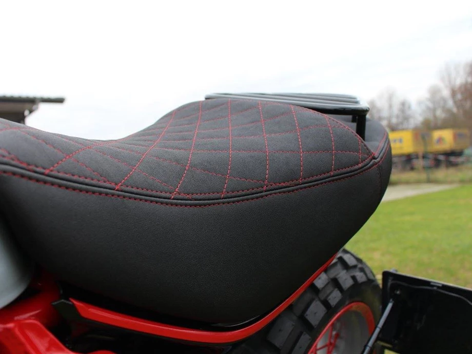 Umbgebautes Motorrad Ducati Scrambler Icon Bild 24: Umbgebautes Motorrad Ducati Scrambler Icon