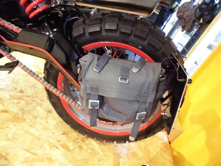 Umbgebautes Motorrad Ducati Scrambler Icon Bild 6: Umbgebautes Motorrad Ducati Scrambler Icon