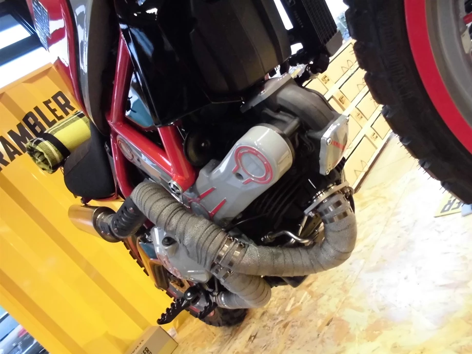 Umbgebautes Motorrad Ducati Scrambler Icon Bild 9: Umbgebautes Motorrad Ducati Scrambler Icon