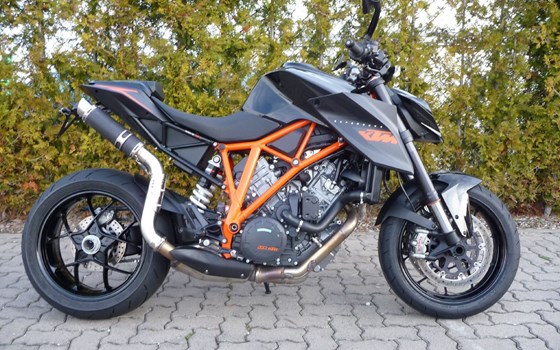 Umgebautes Motorrad KTM 1290 Super Duke von Bräuer Motorradsport KG - Bild 1 Umgebautes Motorrad KTM 1290 Super Duke von Bräuer Motorradsport KG - Bild 1