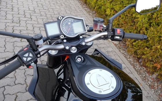Umgebautes Motorrad KTM 1290 Super Duke von Bräuer Motorradsport KG - Bild 10 Umgebautes Motorrad KTM 1290 Super Duke von Bräuer Motorradsport KG - Bild 10