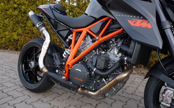 Umgebautes Motorrad KTM 1290 Super Duke von Bräuer Motorradsport KG - Bild 3 Umgebautes Motorrad KTM 1290 Super Duke von Bräuer Motorradsport KG - Bild 3