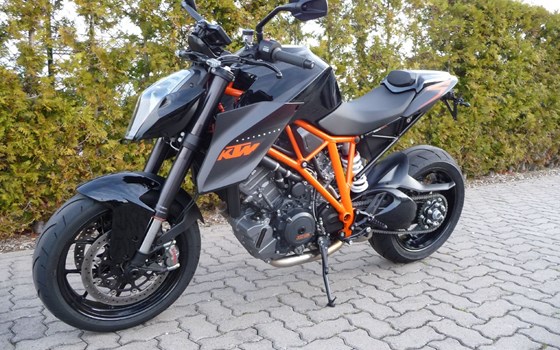 Umgebautes Motorrad KTM 1290 Super Duke von Bräuer Motorradsport KG - Bild 7 Umgebautes Motorrad KTM 1290 Super Duke von Bräuer Motorradsport KG - Bild 7