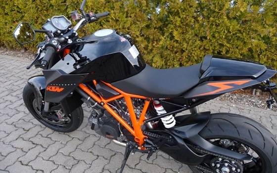 Umgebautes Motorrad KTM 1290 Super Duke von Bräuer Motorradsport KG - Bild 9 Umgebautes Motorrad KTM 1290 Super Duke von Bräuer Motorradsport KG - Bild 9