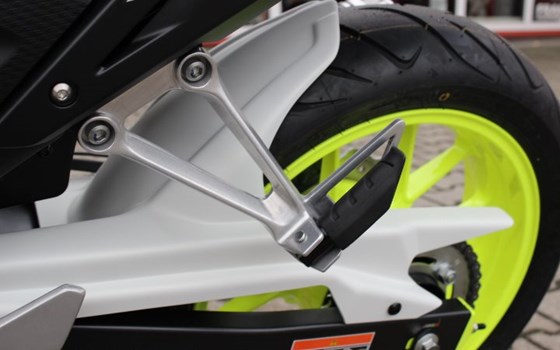 Umgebautes Motorrad Honda CB500F von Auto-und Motorradhaus Bürstadt GmbH - Bild 11 Umgebautes Motorrad Honda CB500F von Auto-und Motorradhaus Bürstadt GmbH - Bild 11