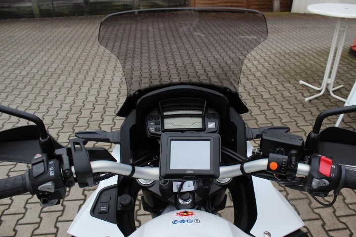 Umbgebautes Motorrad Honda VFR1200X Crosstourer Bild 17: Umbgebautes Motorrad Honda VFR1200X Crosstourer