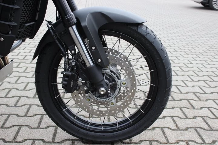 Umbgebautes Motorrad Honda VFR1200X Crosstourer Bild 9: Umbgebautes Motorrad Honda VFR1200X Crosstourer