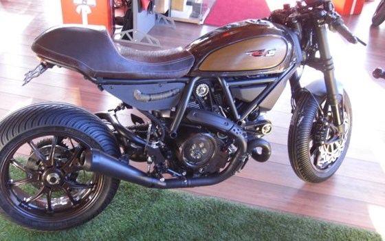 Umgebautes Motorrad Ducati Scrambler Icon von Braunbart Heribert Kilian GmbH - DUCATI SALZBURG - Bild 1 Umgebautes Motorrad Ducati Scrambler Icon von Braunbart Heribert Kilian GmbH - DUCATI SALZBURG - Bild 1