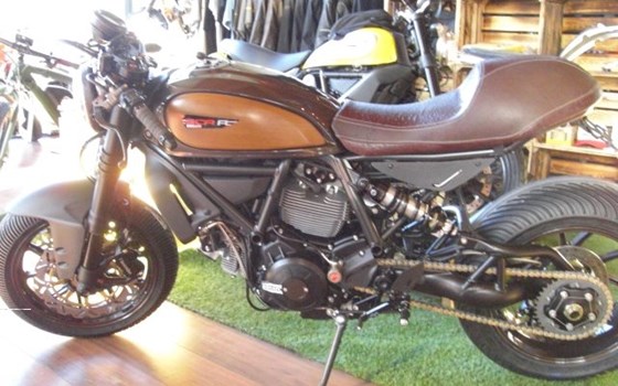 Umgebautes Motorrad Ducati Scrambler Icon von Braunbart Heribert Kilian GmbH - DUCATI SALZBURG - Bild 2 Umgebautes Motorrad Ducati Scrambler Icon von Braunbart Heribert Kilian GmbH - DUCATI SALZBURG - Bild 2