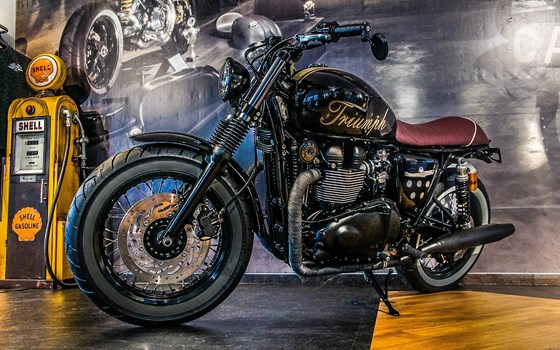 Umgebautes Motorrad Triumph Bonneville T100 von Zweiradparadies Denk GmbH & Co. KG - Bild 1 Umgebautes Motorrad Triumph Bonneville T100 von Zweiradparadies Denk GmbH & Co. KG - Bild 1