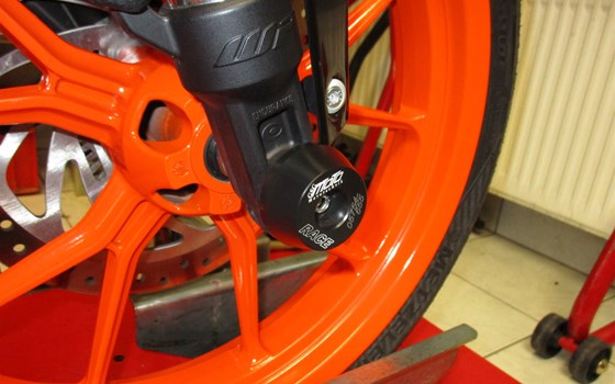 Umgebautes Motorrad KTM 390 Duke von GSN Motorraeder - Bild 7 Umgebautes Motorrad KTM 390 Duke von GSN Motorraeder - Bild 7