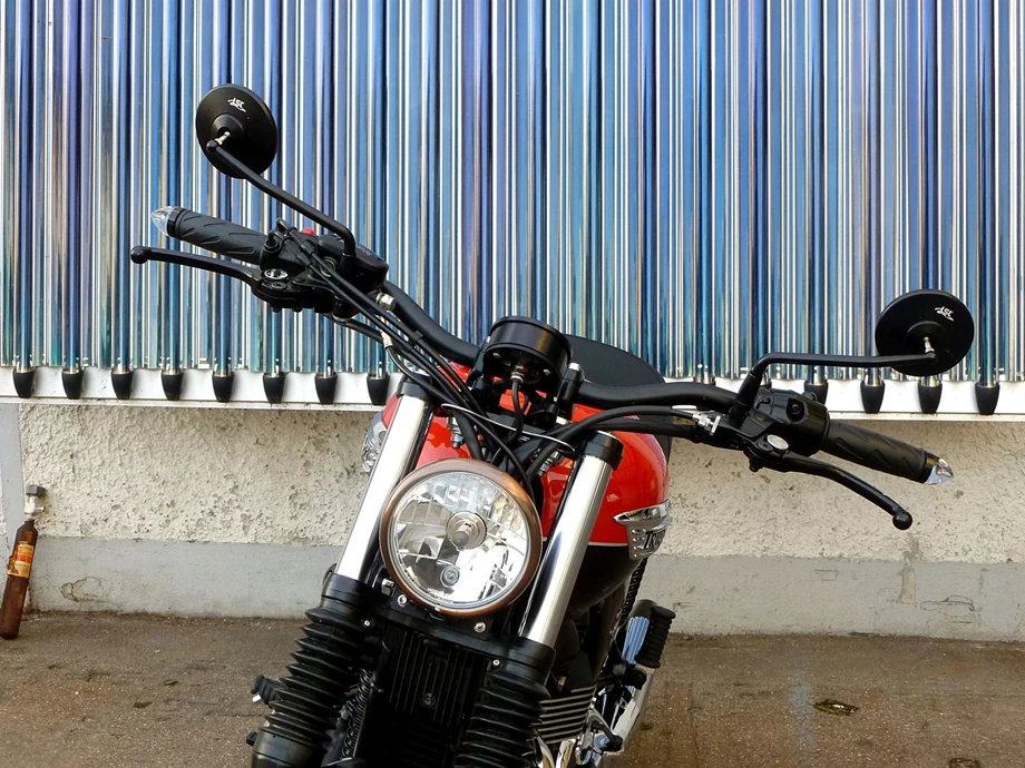 Umbgebautes Motorrad Triumph Bonneville T100 Bild 10: Umbgebautes Motorrad Triumph Bonneville T100