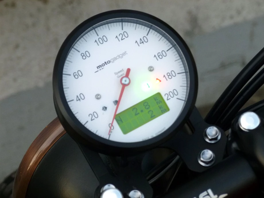 Umbgebautes Motorrad Triumph Bonneville T100 Bild 17: Umbgebautes Motorrad Triumph Bonneville T100