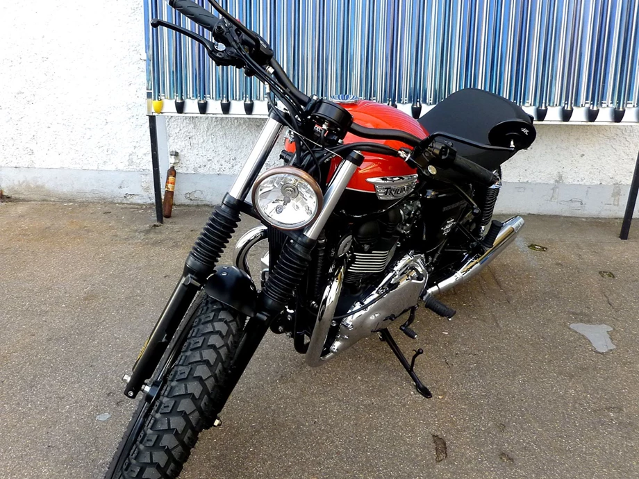 Umbgebautes Motorrad Triumph Bonneville T100 Bild 6: Umbgebautes Motorrad Triumph Bonneville T100