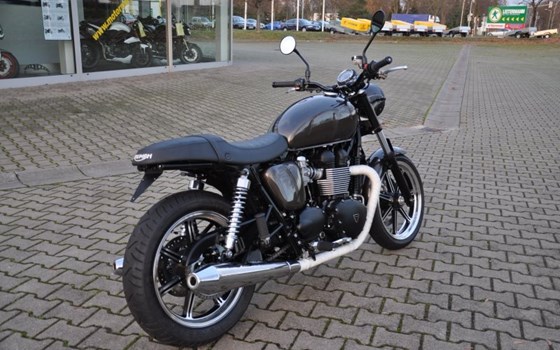 Umgebautes Motorrad Triumph Bonneville von Zweirad Hermann - Bild 10 Umgebautes Motorrad Triumph Bonneville von Zweirad Hermann - Bild 10