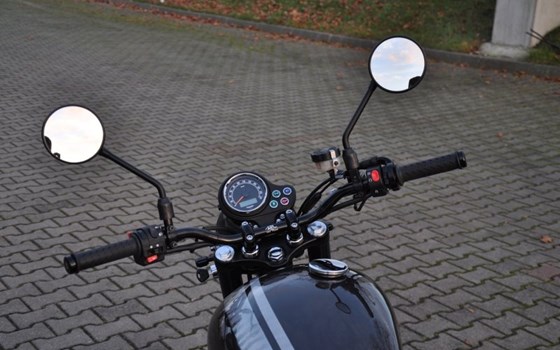 Umgebautes Motorrad Triumph Bonneville von Zweirad Hermann - Bild 11 Umgebautes Motorrad Triumph Bonneville von Zweirad Hermann - Bild 11