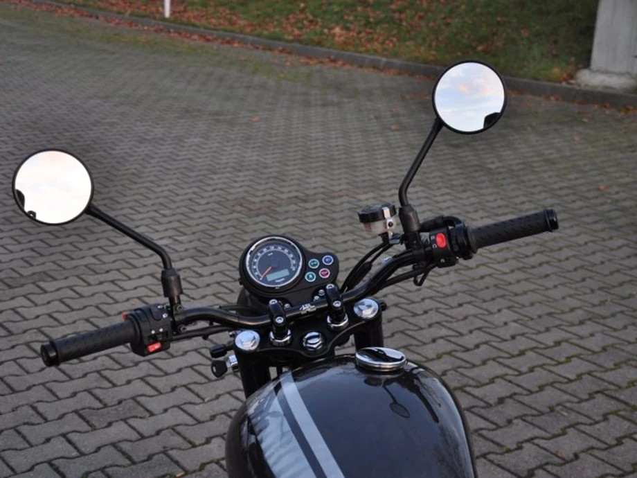 Umbgebautes Motorrad Triumph Bonneville Bild 11: Umbgebautes Motorrad Triumph Bonneville